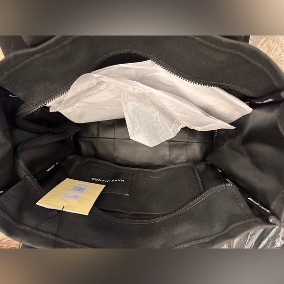 NEW Marc Jacobs The Canvas Large Tote Bag in Black REVOLVE DESIGNER - Picture 9 of 13